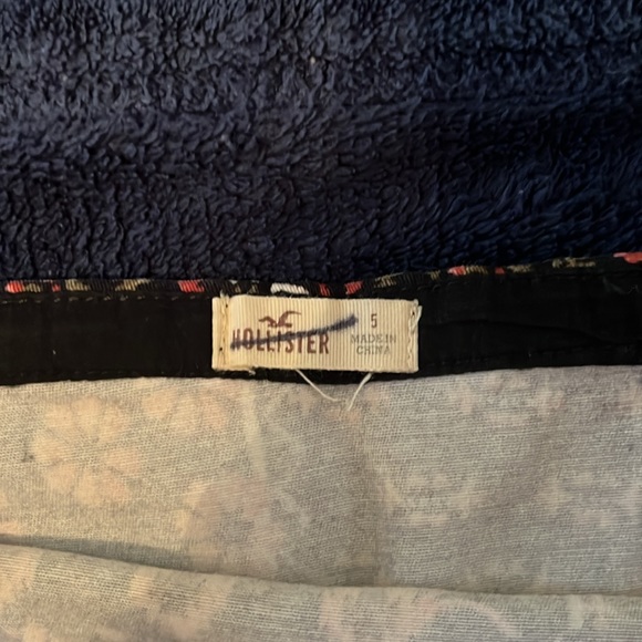 hollister Patterned Mini Skirt - Picture 2 of 4